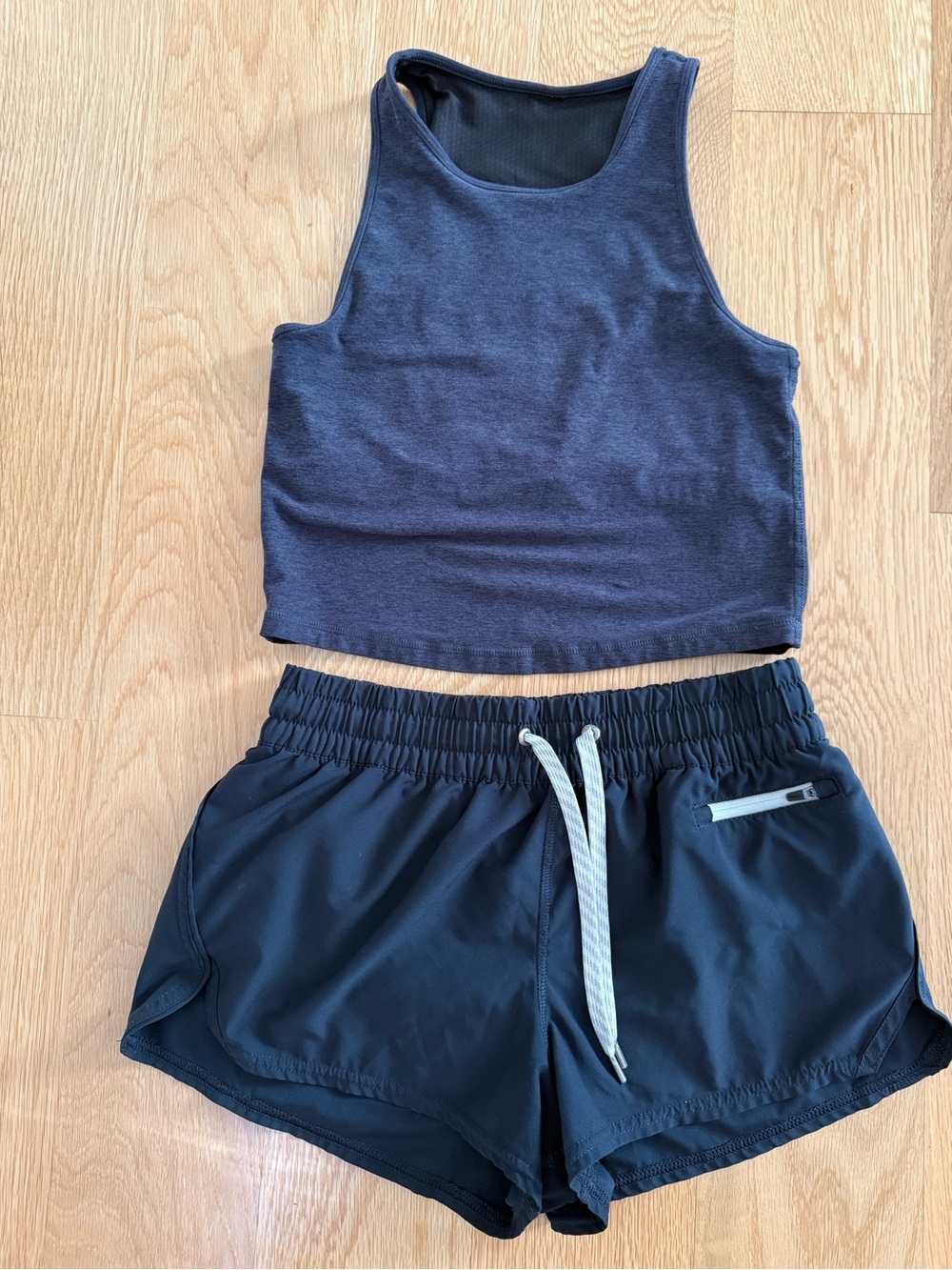 Vuori Women’s Athletic Set, Shorts and Tank in Navy, Size S